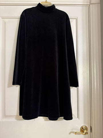 Baxter and Wells Velvet like material stretchy soft black dress Women's - M