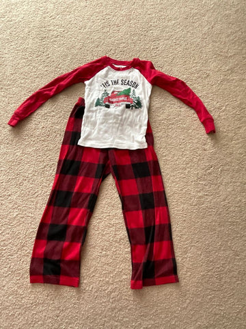 Childrens Place Small 5/6 fleece bottoms and snug fit top. Year 2023 5T/5
