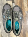 Skechers slip ons pretty good condition 9 (Adult)