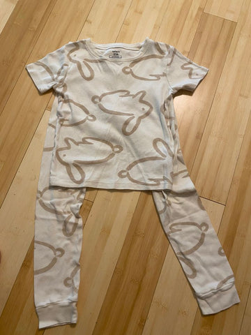 Carters Girls  2 pc pjs bunny. Small spot on shirt 7