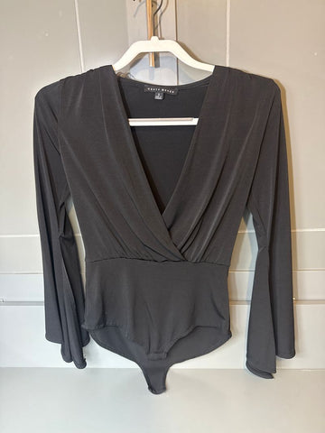 HauteMonde NWOT- LS w/ flared sleeve bodysuit Women's - S