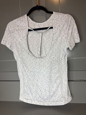 Under Armour NWOT - pic of back - grey speckled fitness shirt Women's - S