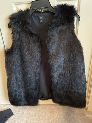 Moeeino Black fur vest. New Women's 8
