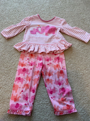 Little Me Long sleeve set. Some wear on shirt graphic. Some piling 2T