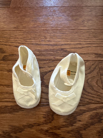 Goodbug Tags says INFANT size so unsure of actual size. We wore at 3-6 mo 0 (Infant Shoe)