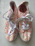 Cynthia Rowley GUC floral shoes 3 (Big Kid)