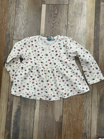 Little Lindsey has flowers and hearts 3T/3