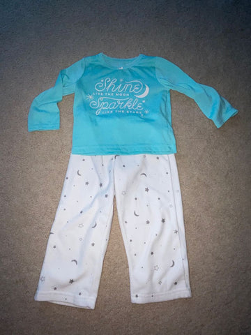 Oshkosh Long sleeve fleece bottomsSome piling &small marker spots on top 2T