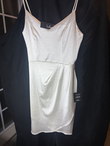 Lulus White silk/ satin material- NWT Women's - M