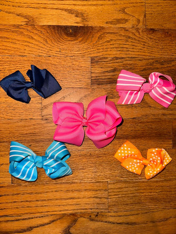 Bows 4 small 1 medium clip bows Hair Accessories