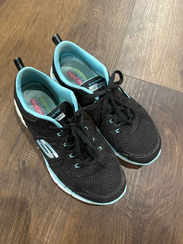 Skechers Black and aqua tennis shoes 6-1/2 (Adult)