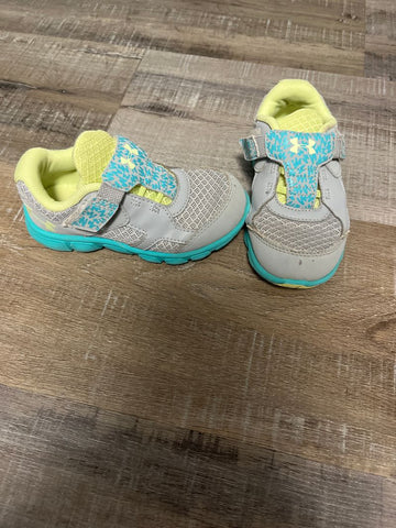 Under Armour Tennis shoes. Some light wear 7 (Lil' Kid)