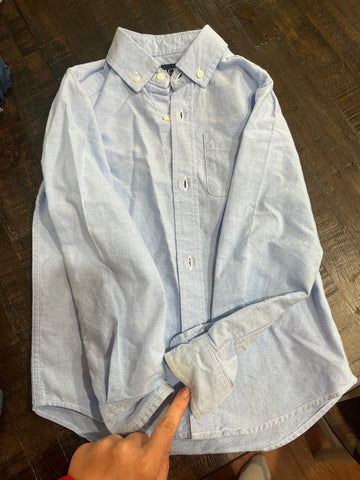 The Childrens Place Size 5/6 button up oxford small stain on sleeve pictured 5T/5