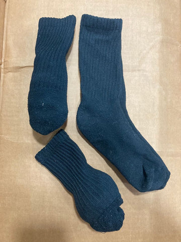 3 pairs of black socks Shoe size 2 to 6, older kids Socks