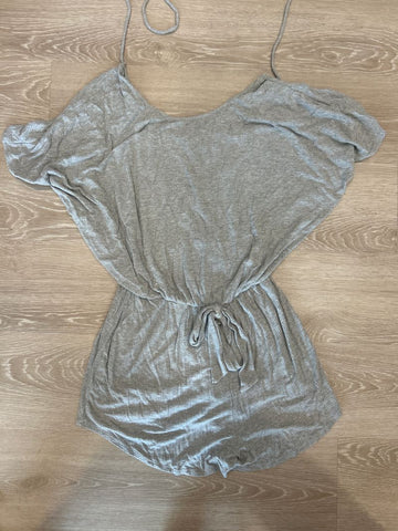 Pink Lily Gray romper, super comfy! Women's - L