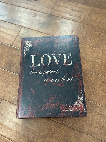 Unknown Lined book. Opens for storage. Magnetic closure Decor