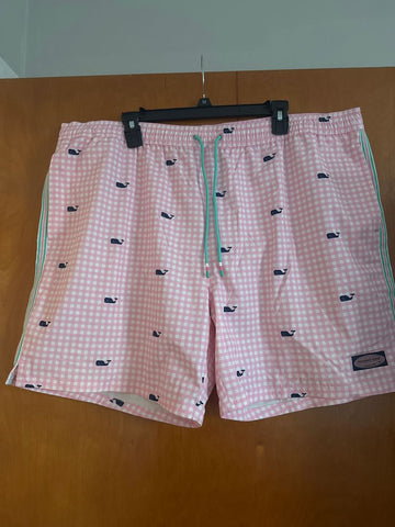 Vineyard Vines Pink and white swim trunks, like new condition! Men's - XXL