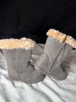 Cat&Jack Sparkly grey winter boots - GUC small spot on back of 1 boots 6 (Lil' Kid)