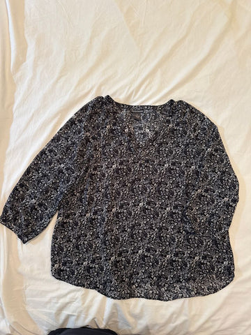 Chelsea and Theodore Black and white polyster Women's XL 16