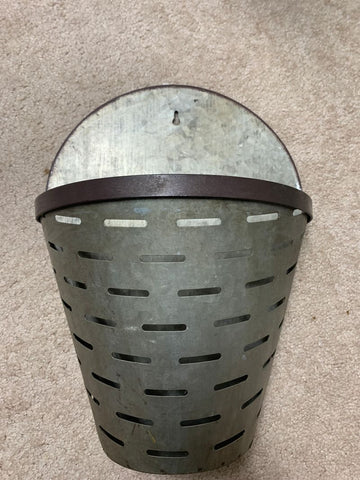 Metal hanging basket 14x11 Decor