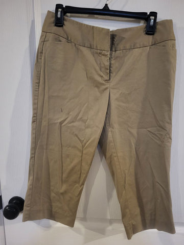 Worthington khaki capri Women's 6