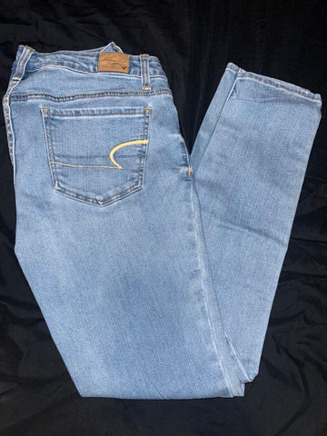 AMERICAN EAGLE Skinny- sz 8- EUC Women's 8