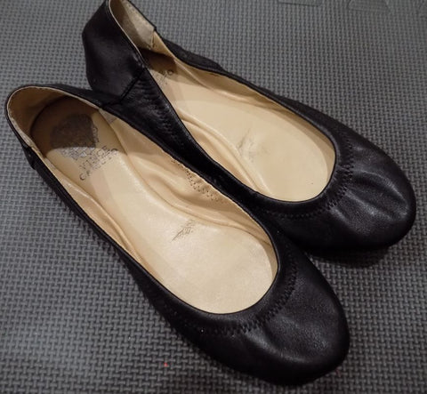 Vince Camuto Black Ballet Flats 5-1/2 (Adult)