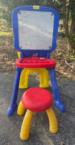 Crayola Crayola desk whiteboard with art easel some minor aging Educational