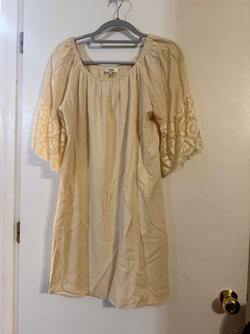 Umgee Cream dress with lace sleeves Women's - M