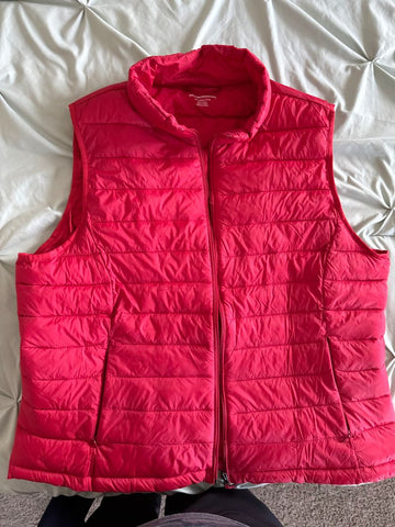 Amazon red vest Women's XXL 18