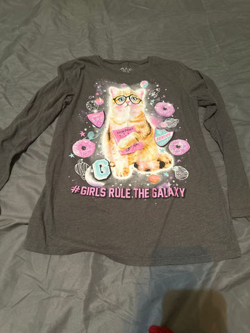 Place Long sleeved t-shirt, great condition 10