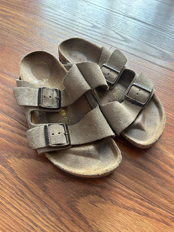 Birkenstock Size 37 shows some signs of wear. 6-1/2 (Adult)
