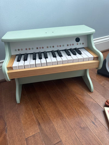 Guanyi Toys Wooden Piano Toy! Works perfectly! Infant (0-2 yrs)