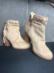 Not Rated EUC- beige booties 7 (Adult)