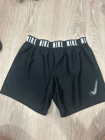 Black Nike shorts EUC Size YXL 14