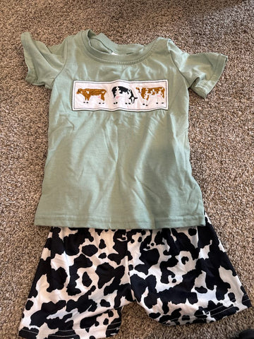 Cow embroidered outfit  3T/3