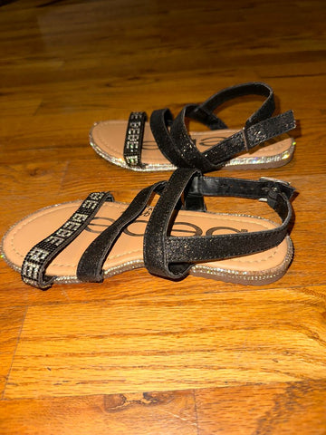 Bebe NWOT black glitter sandles. One back heel missing a few rhineston 1 (Big Kid)
