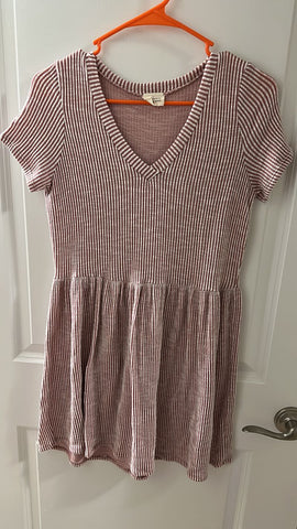 Caution to the Wind Mauve stripe dress Junior Small 1-3