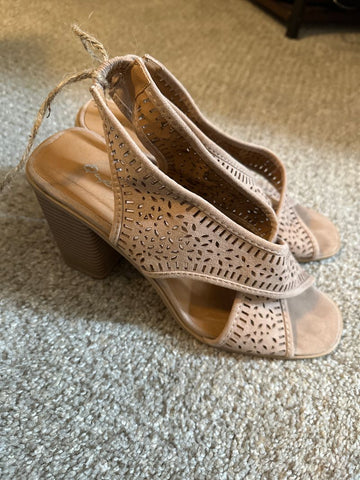 Qupid Tan heel sandal 9 (Adult)