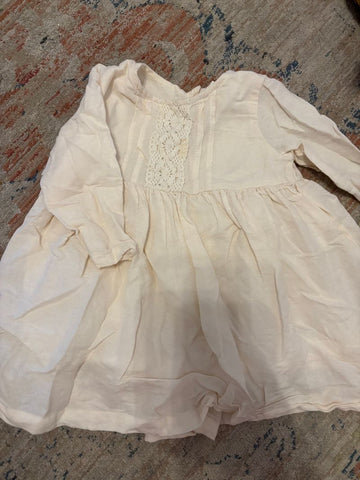Old Navy cream 6-12 Months