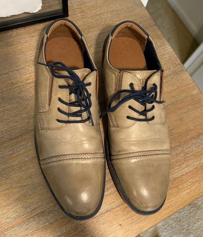 Guess Mens dress shoes, some wear and tear from use but good condition 9-1/2 (Adult)