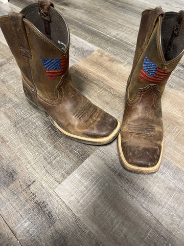 Ariat American Flag boots. Some wear and scuffs 12 (Lil' Kid)