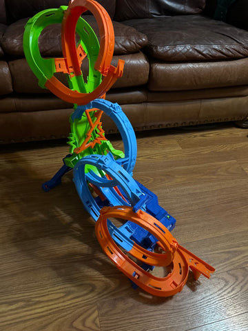 Hot wheeled Crash loop set Playsets