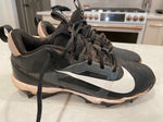 Nike Baseball cleats 5-1/2 (Big Kid)