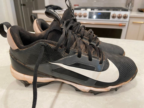 Nike Baseball cleats 5-1/2 (Big Kid)