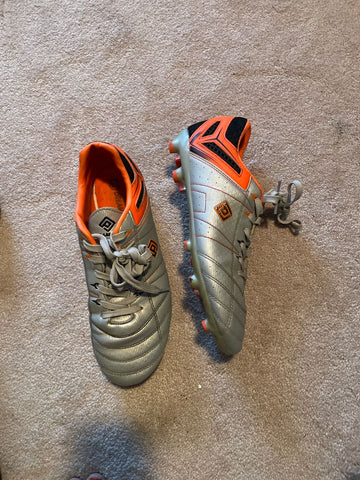 Dream pairs 6.5 size soccer cleats Ball Sports