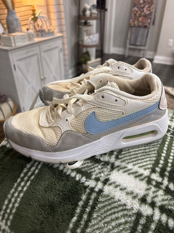 Nike White grey and blue Nike tennis shoes 7 (Big Kid)