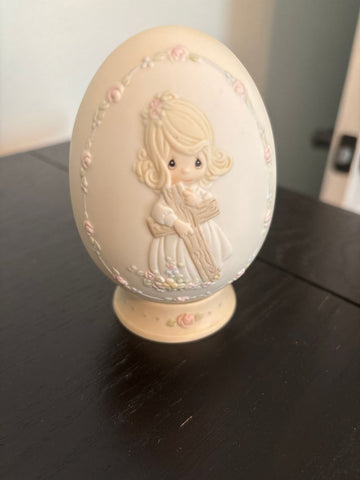 Precious moments Girl holding cross Decor