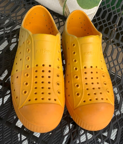 Native Yellow Crayola signature Jefferson style 2 (Big Kid)