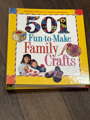 Craft book 501 family crafts with patterns hardcover Miscellaneous